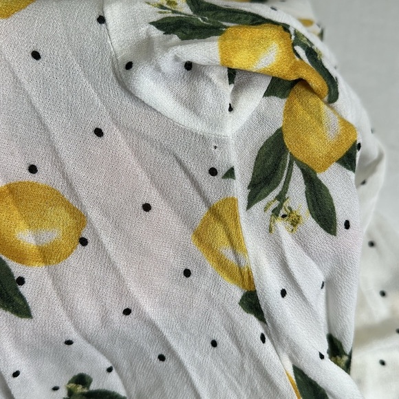 Torrid 00/0 M/L 10/12 Women’s Crepe Shirttail Kimono in Sweet Lemons 3/4 Sleeves - Picture 8 of 11